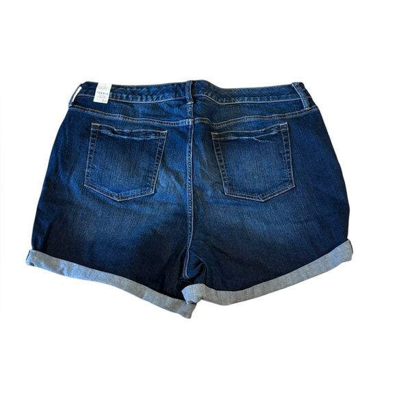 Torrid Keep It 100 5 Inch Rolled Hem Denim Shorts Womens Size 22 NWT - Picture 2 of 8